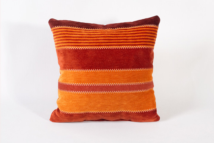 Яркая дизайнерская подушка из оранжевого плотного шенилла Chicago Square